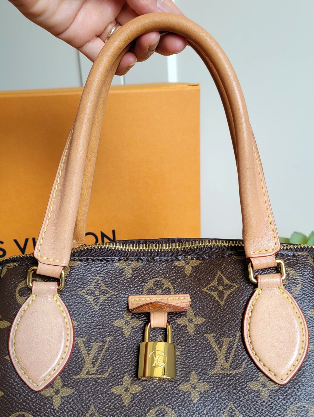 💕Beautiful DISCONTINUED Louis Vuitton Satchel Bag RIVOLI Mm Monogram - Picture 3 of 16